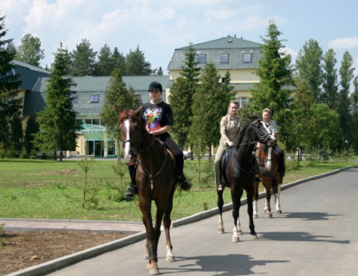 Конный клуб - Дом отдыха «Атлас Парк Отель»